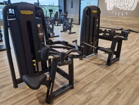 TECHNOGYM SELECTION PRO Shoulder and Back machine (Low Row) Used/Reconditioned - Perfect condition