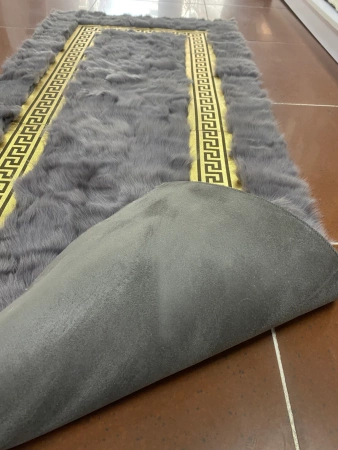 Tapis en peau de mouton style VERSACE - un élément élégant et unique de votre intérieur