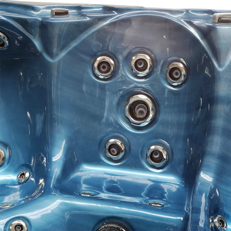 Dārza džakuzi vanna SPA560 220x220 cm - greznība un pilnīga atpūta jūsu dārzā