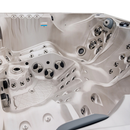 Градинско джакузи SPA748 F24 230x230 cm - просторна релаксация в домашния ви СПА център