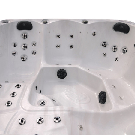 Garden Jacuzzi SPA750 200x200 cm – Comfort and Relaxation in Your Garden