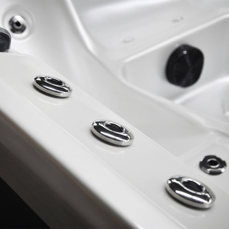 Záhradné jacuzzi SPA750 200x200 cm – komfort a relax vo vašej záhrade