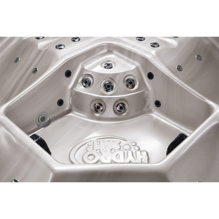 Hage-jacuzzi SPA750 200x200 cm – komfort og avslapning i hagen din