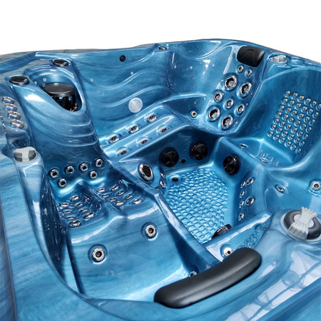 Dārza džakuzi vanna SPA560 220x220 cm - greznība un pilnīga atpūta jūsu dārzā