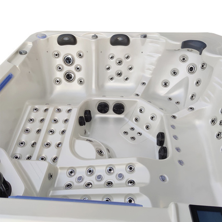 Garden Jacuzzi Hot Tub SPA743 220x220 cm – Spacious Relaxation for the Whole Family