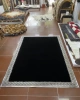 Tapis de luxe fait main - tapis noir en peluche avec motif doré doux, élégant, unique en VERSACE STYLE