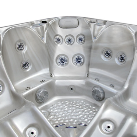 Záhradné jacuzzi vaňa SPA531 200x200 cm – komfort a relax vo vašej záhrade