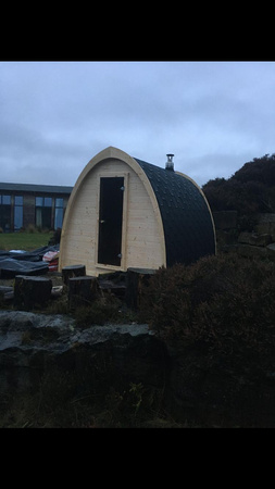 Sauna Pod 300 outdoor / Stufa elettrica o a legna Harvia / Abete rosso scandinavo di alta qualità (Thermowood)