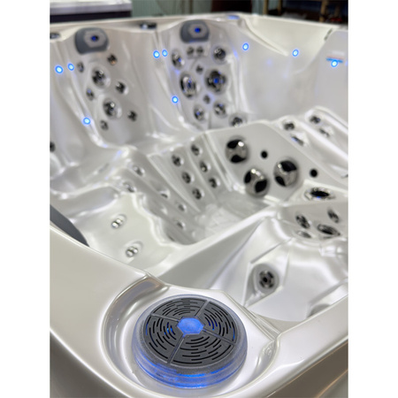 Jacuzzi da esterno SPA748 F24 230x230 cm – ampio relax nella tua SPA di casa