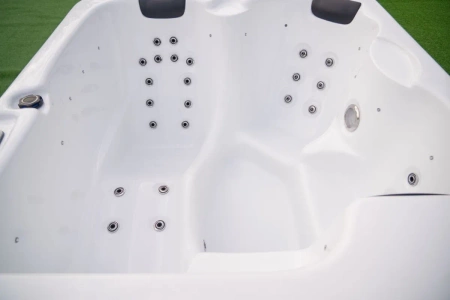 4-person luxury whirlpool spa – massage hot tub with aromatherapy