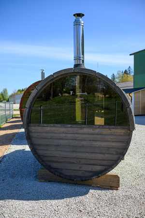 Sauna da esterno EDA 330 – sauna premium spaziosa per 6–10 persone con stufa elettrica o a legna, per armonia e vicinanza alla natura