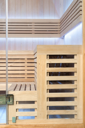 Liela sausā sauna ar HARVIA 6 kW plītiņu | Panorāmas stikls | Dabīgā koksne