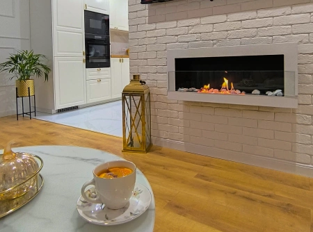 Wall-hung bio-ethanol fireplace 900x400 with glass – glossy white, modern bio-ethanol fireplace