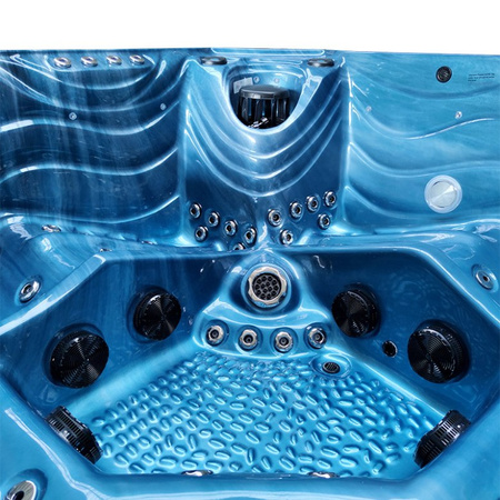 Dārza džakuzi vanna SPA560 220x220 cm - greznība un pilnīga atpūta jūsu dārzā