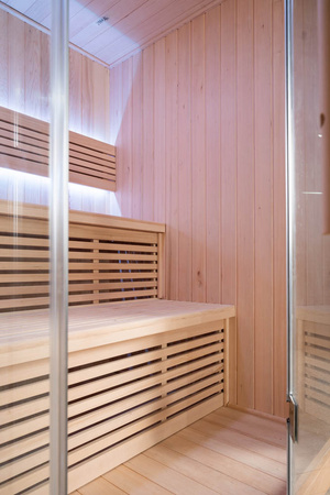 Kuiva sauna 4 hengelle HARVIA 6 kW -kiukaalla 180 x 140 x 200 cm | Wellness | Rentoutuminen | SPA | Panoraamalasi | Perheelle ja ystäville