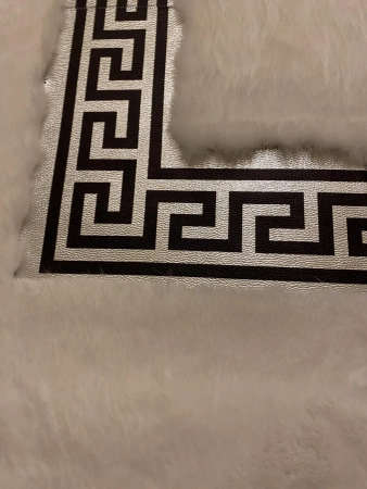 Luxury White Plush Premium Carpet - Inspiré par le style Versace