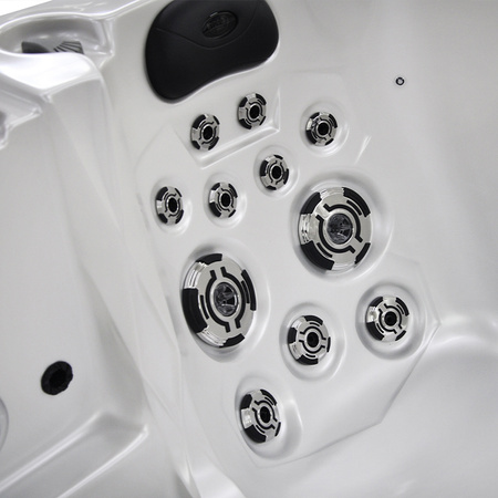 Dārza džakuzi SPA749 200x135 - Spa vanna ar strūklu un LED apgaismojumu