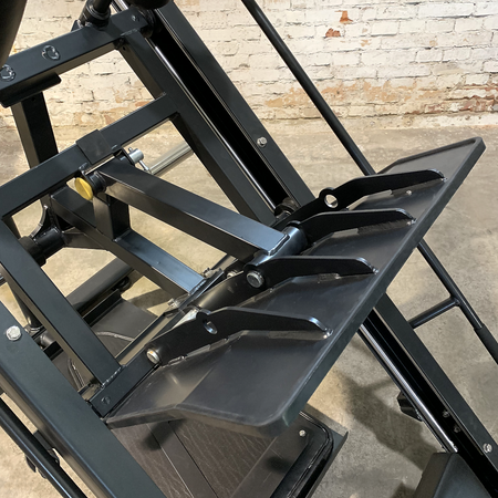 Stroj za stiskanje nog in Hack Squat PLM-426