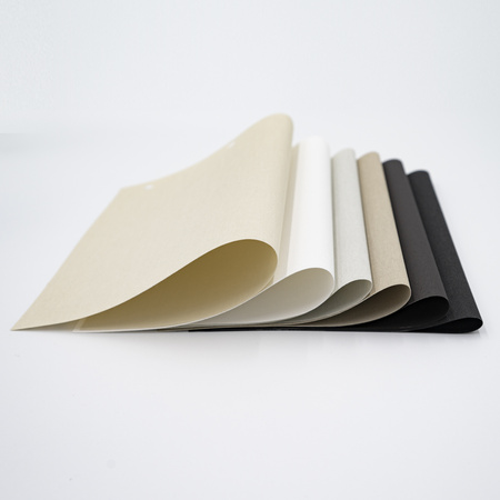 Roleta standardowa 180/Tkanina serii J z białym mechanizmem i obciążnikiem PCV