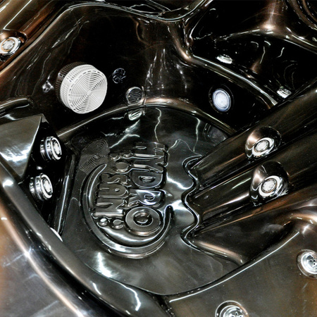 Jacuzzi za vrt SPA751 210x210 cm – luksuzno opuštanje u vašem vrtu