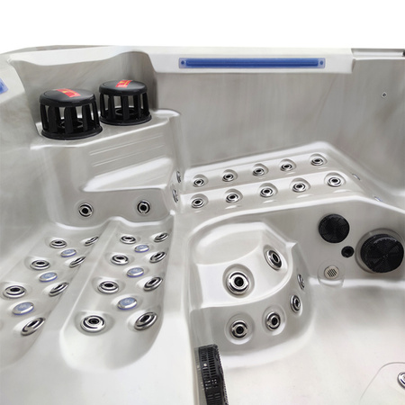 Garden Jacuzzi Hot Tub SPA743 220x220 cm – Spacious Relaxation for the Whole Family