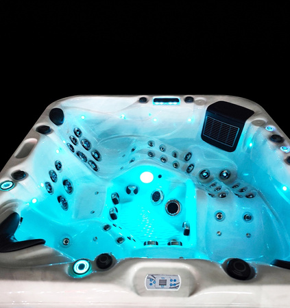 Vanjski jacuzzi SPA347 230x230 cm – ekskluzivna SPA kada za 5 osoba