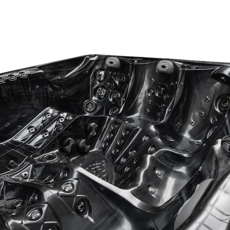 Garden Jacuzzi SPA748 F24 230x230 cm - relaxare spațioasă în spa-ul dvs. de acasă