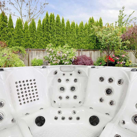 Aia mullivann SPA560 220x220 cm - luksus ja täielik lõõgastumine teie aias.