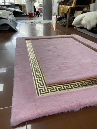 Roségoldfarbener Plüschteppich im VERSACE-Stil - ein moderner Luxus-Teppich für das Wohnzimmer oder Kinderzimmer