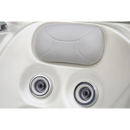 Trädgårdsjacuzzi badkar SPA531 200x200 cm – komfort och avkoppling i din trädgård