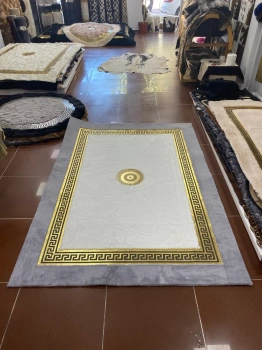 PREMIUM kézzel készített plüss szőnyeg - szürke és fehér luxus a modern nappaliba VERSACE stílusban