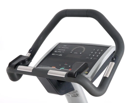 TECHNOGYM New Excite 700 LED pokončno kolo Rabljeno/registrirano - Odlično stanje