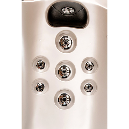 Trädgårdsjacuzzi SPA750 200x200 cm – komfort och avkoppling i din trädgård