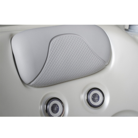 Dārza džakuzi vanna SPA560 220x220 cm - greznība un pilnīga atpūta jūsu dārzā