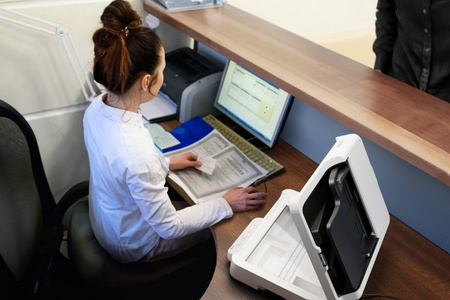 Epson WF DS-1730 A4/USB/30ppm/ADF Scanner - Hochwertiges Scannen von Dokumenten im Büro und zu Hause | Hochgeschwindigkeits-ADF-Scanner mit OCR und hoher Auflösung von 600 dpi