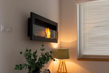 Biochimenea de pared 900x400 con cristal – estructura negra, moderna chimenea sin humo