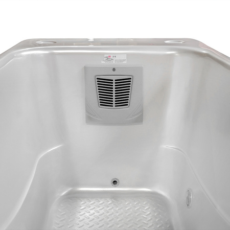 Ледена вана Cold Tub Beringa 686 с корпус от бяла перла - криотерапия и регенерация