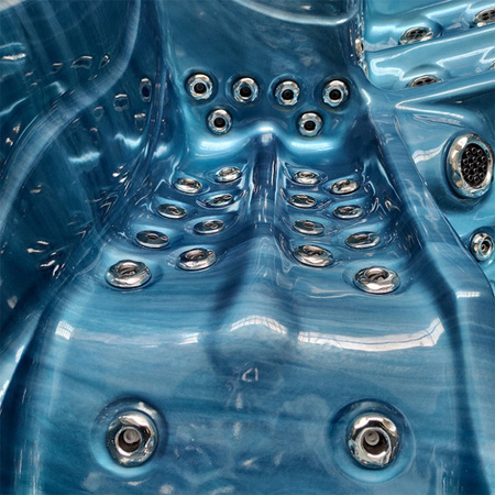 Dārza džakuzi vanna SPA560 220x220 cm - greznība un pilnīga atpūta jūsu dārzā