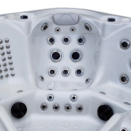 Dārza džakuzi vanna SPA560 220x220 cm - greznība un pilnīga atpūta jūsu dārzā