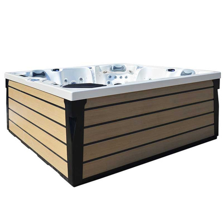 Hagejacuzzi SPA340 Cappuccino med naturlig treinnfatning 220x220 cm – eleganse og avslapning i det fri