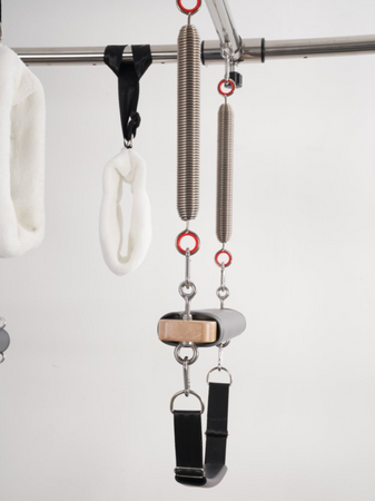 Professzionális bükkfa pilates szék Y00360 | Bükkfa pilates szék pilates és jóga gyakorlatokhoz | Prémium fitness felszerelés - Quality-Spa Fitness