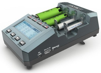 "SkyRC MC3000" AA / AAA įkroviklis