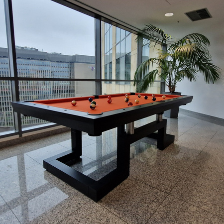 Phantom poolbord – elegance, præcision og moderne stil